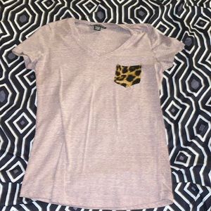 Women’s Medium t shirt with pocket